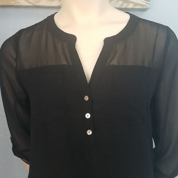 Express 3/4 tab sleeve top - Picture 2 of 12